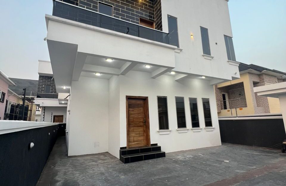 5 Bedroom duplex for sale in Agungi LEKKI lagos state